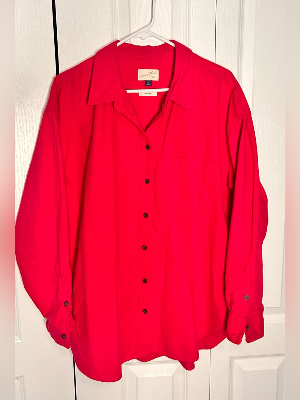 Universal Thread Women’s XL Hot Pink Oversized Fit Collared Button Down Shirt